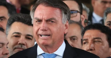 Defesa de Bolsonaro diz que foi surpreendida com prisão domiciliar