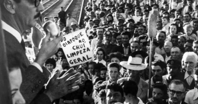 O Congresso Nacional aceitou renúncia de Jânio Quadros em 1961