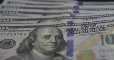 Dólar fecha em R$ 5,16 e atinge menor valor em 20 meses