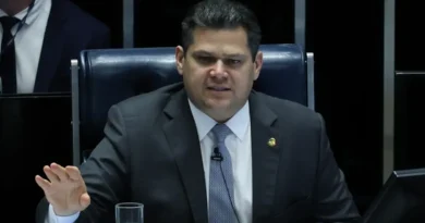 Alcolumbre mantém sessão da CPMI do INSS que quebrou sigilo de Lulinha