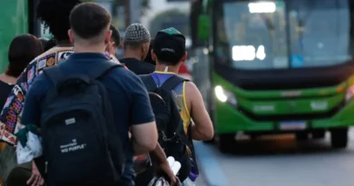 Setor de serviços cresce 0,3% em janeiro e volta ao nível recorde