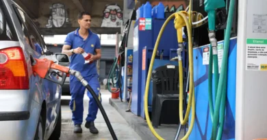 Governo propõe subvenção da gasolina em R$ 0,44 por litro