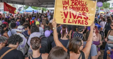 Órfãos de vítimas de feminicídio terão direito a pensão do INSS