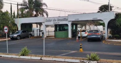 Bolsonaro pede autorização para receber Milei na prisão domiciliar