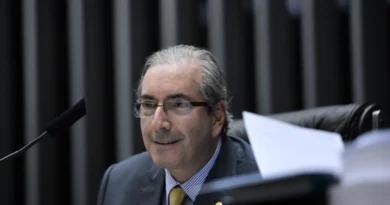 STF bloqueia R$ 6 milhões de Eduardo Cunha por indicação de emendas