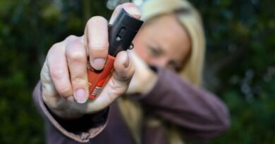 Mulheres podem comprar e usar spray de pimenta para defesa pessoal