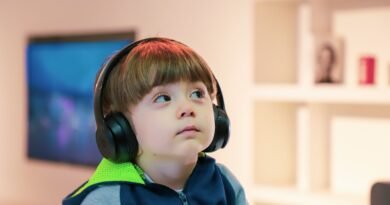 Projeto prevê que SUS fornecerá abafador de ruído para pessoa com autismo