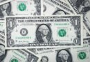 Dólar sobe para R$ 5,11, e bolsa fica estável, apesar de tensão global