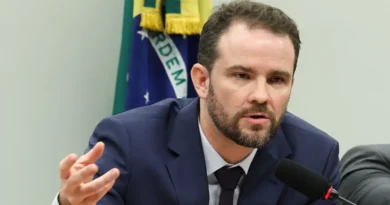 Durigan diz que aumento da dívida decorre dos juros, não dos gastos