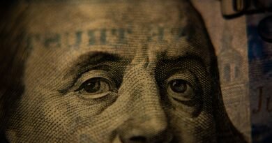 Dólar sobe a R$ 5,19 após tom mais duro de presidente do Fed