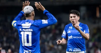 Cruzeiro vence Flamengo e Palmeiras agradece no Brasileirão