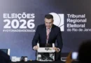 TRE-RJ abre urna para o público e defende segurança do voto eletrônico