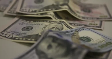 Brasil e EUA retomam negociação após tarifaços de 25% e 12,5%
