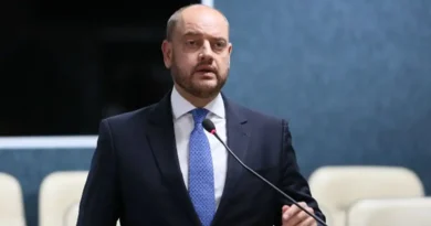 Rio exonera 6,1 mil comissionados e prevê economia de R$ 221 milhões