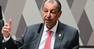 Relator da CCJ rejeita emendas da oposição que buscavam manter 6×1