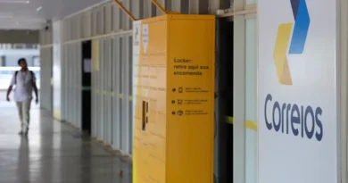 Após semana em greve, empregados dos Correios têm dissídio na segunda