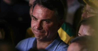 Imprensa internacional repercute fuga de Flávio Bolsonaro do Brasil
