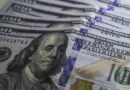 Dólar cai para R$ 5,01 com exterior e expectativa eleitoral no Brasil
