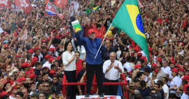 Lula é reeleito presidente do Brasil em virada histórica