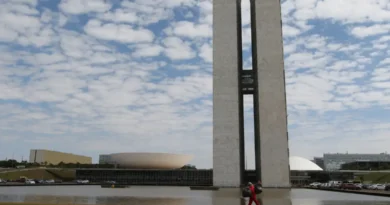 Presidente do Senado marca para terça votação do fim da escala 6×1